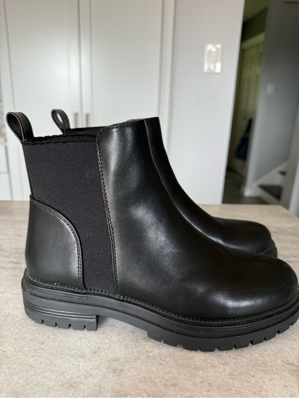 Steve Madden “Beaming”women’s Chelsea ankle boot - BRAND NEW NEVER WORN